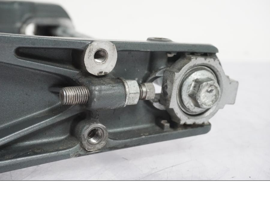 Snett uppifrån på Sving från en KTM 390 Duke -2018 motorcykel.