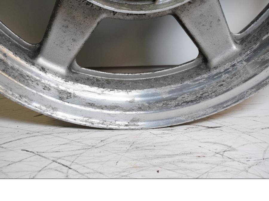 Extrabild5 på Fälg från en Honda GL 1500 -1998 motorcykel.