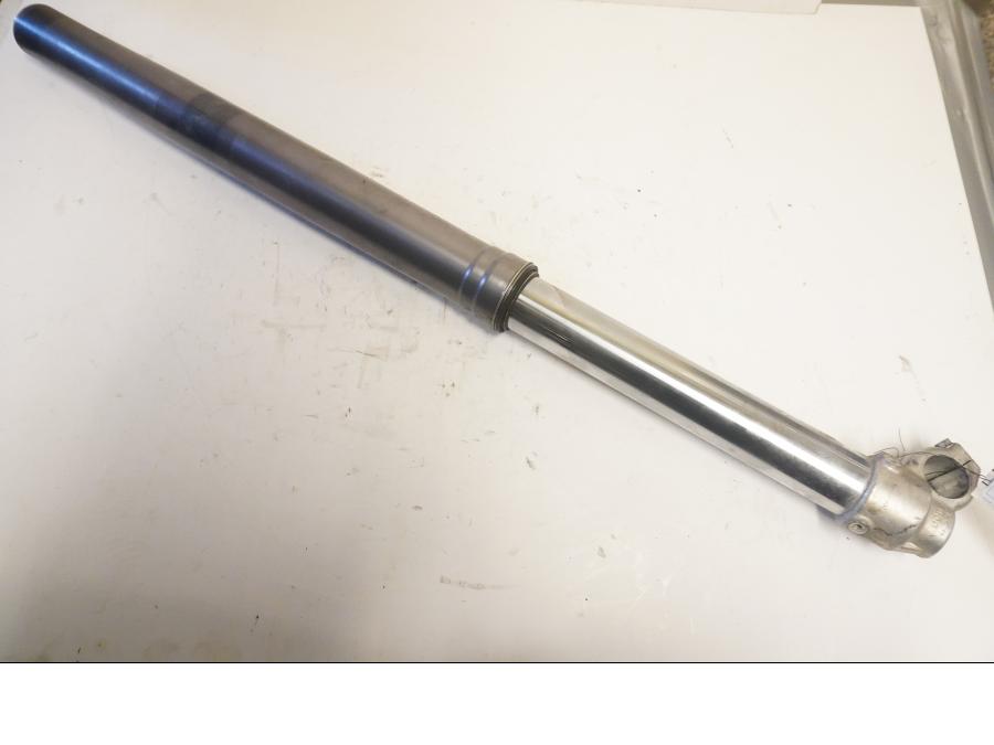 Framsidan på Gaffelben från en KTM 640 SM -2004 motorcykel.