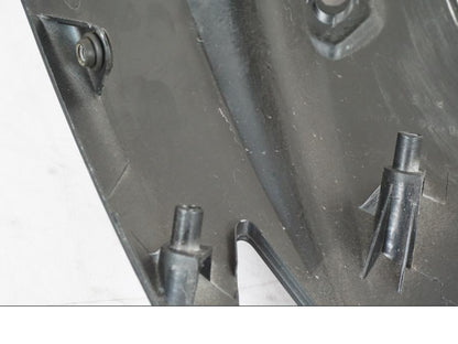 Snett nerifrån på Toppkåpa från en Suzuki GSX-R 750 -2007 motorcykel.