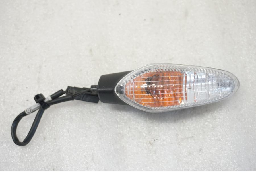 Baksidan på Blinkers från en Ducati Monster 796 -2013 motorcykel.