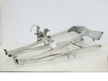 Vänster sida på Bakram från en Honda CBR 900 RR -2001 motorcykel.