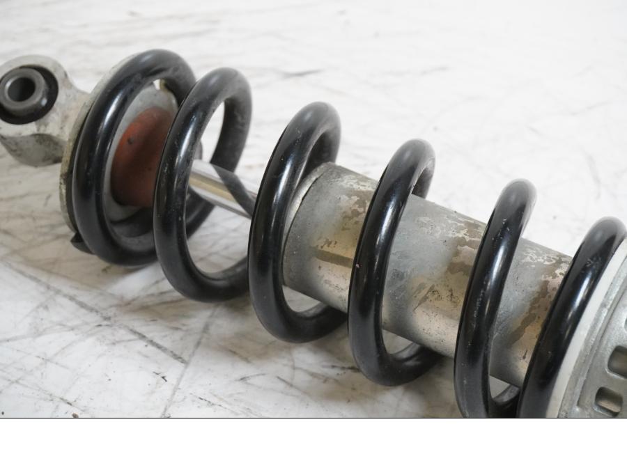 Höger sida på Stötdämpare från en Yamaha FZ-8 -2011 motorcykel.