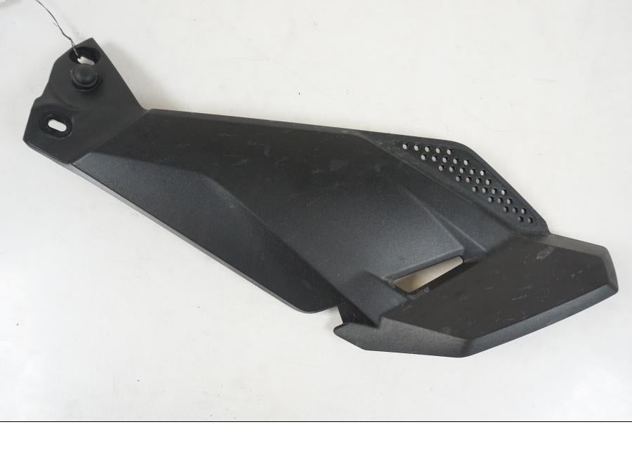 Framsidan på Bensintankskåpa från en BMW R 1250 GS -2021 motorcykel.