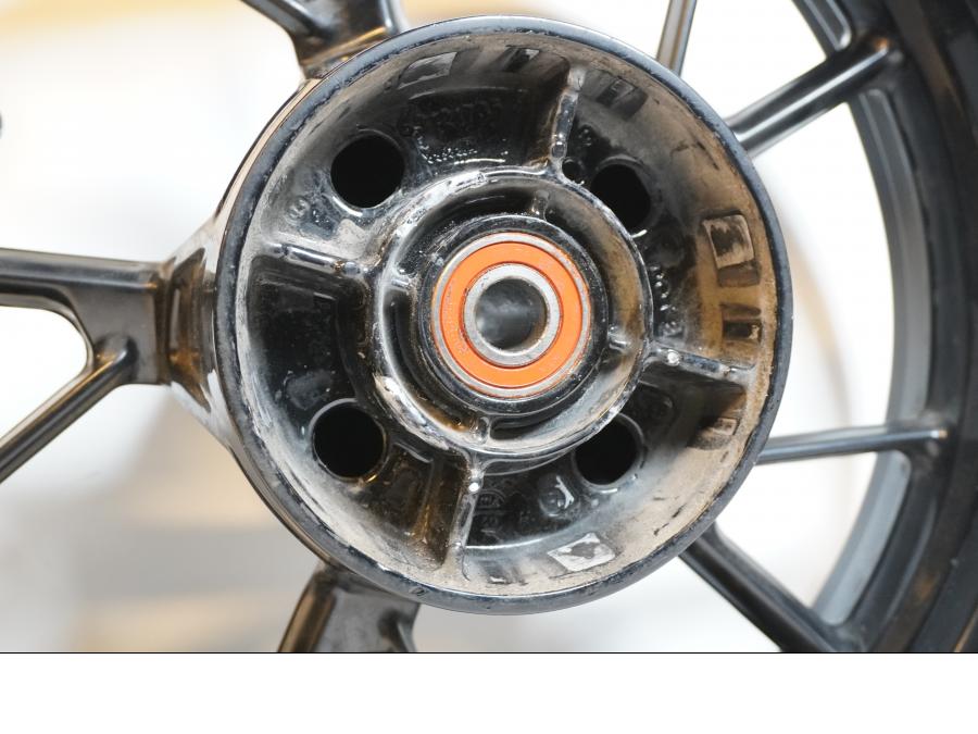 Extrabild3 på Fälg från en BMW F 700 GS -2014 motorcykel.