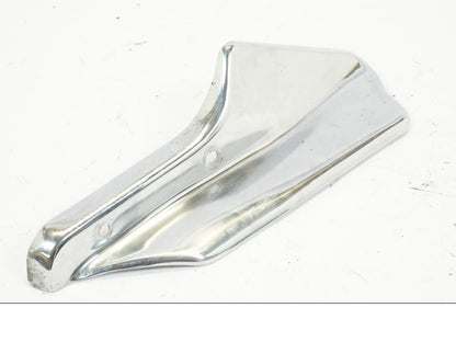 Baksidan på Gaffelbensskydd från en Triumph Rocket III -2007 motorcykel.