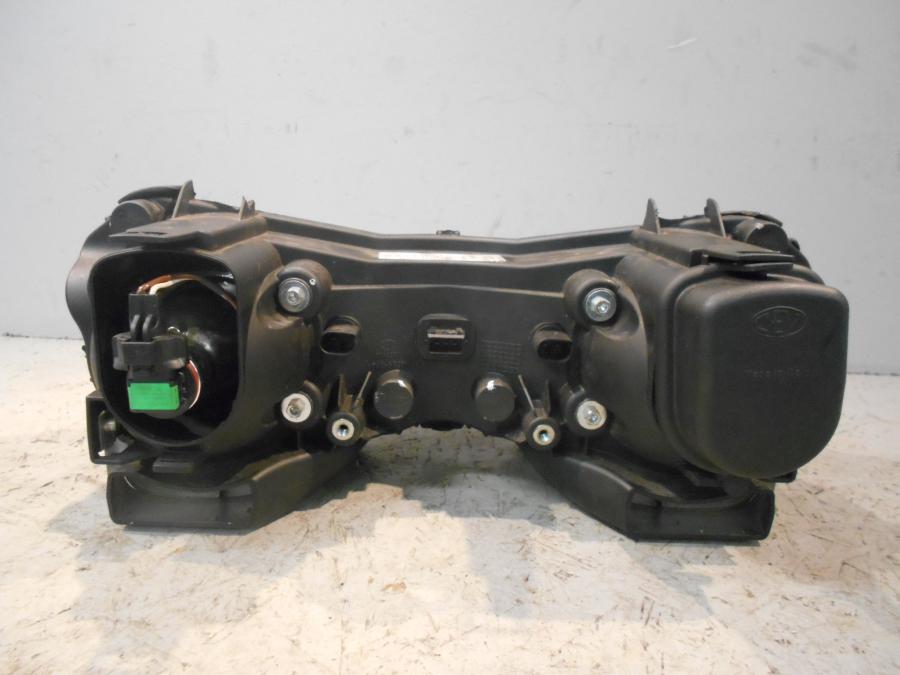 Höger sida på Strålkastare från en Ducati 848 -2013 motorcykel.