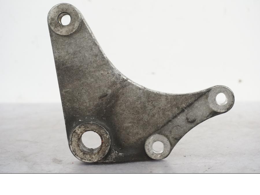 Snett uppifrån på Bromsoksfäste från en Kawasaki VN 1500 -1997 motorcykel.