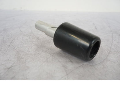 Framsidan på Styrvikt från en KTM 1290 Super Duke R -2023 motorcykel.