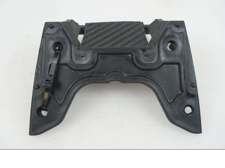 Vänster sida på Skylthållare från en Suzuki GSX-R 750 -2009 motorcykel.