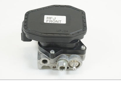 Framsidan på ABS Modulator från en Honda CBR 1000 RR -2010 motorcykel.