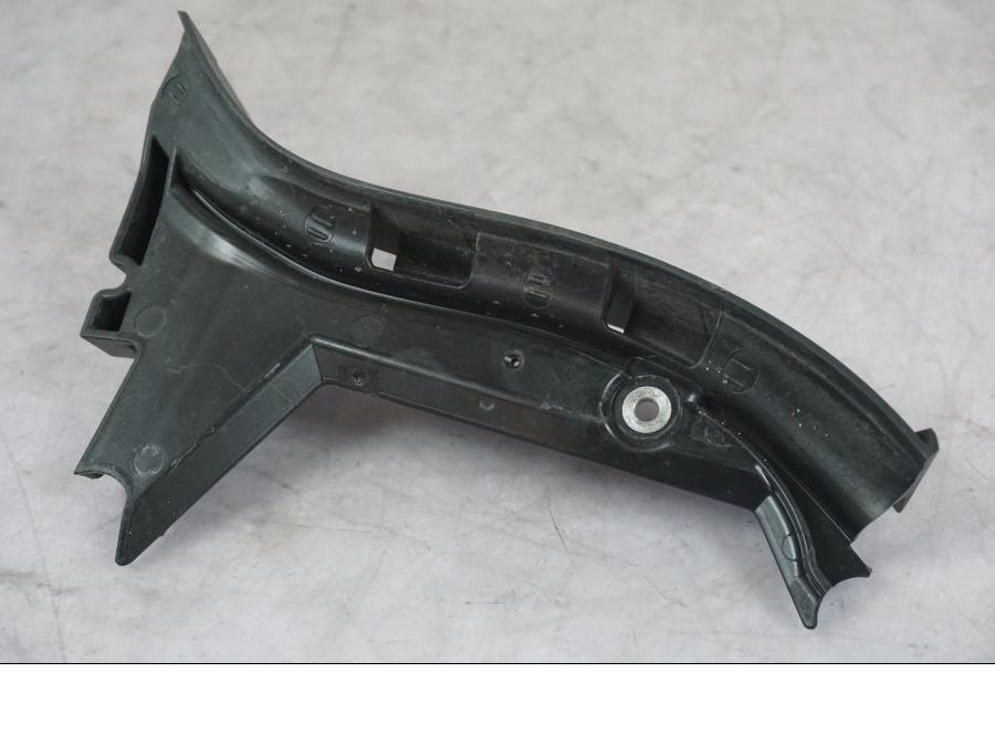 Framsidan på Plast från en KTM 1290 Super Duke R -2022 motorcykel.