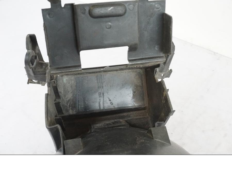 Extrabild3 på Undertail från en Honda NT 650 V -2002 motorcykel.