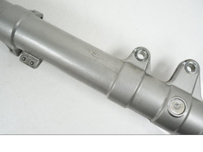 Vänster sida på Gaffelben från en Yamaha XT 660 X -2005 motorcykel.