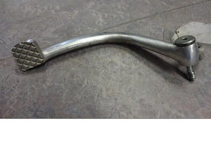 Höger sida på Bromspedal från en Triumph Thunderbird 900 -2001 motorcykel.