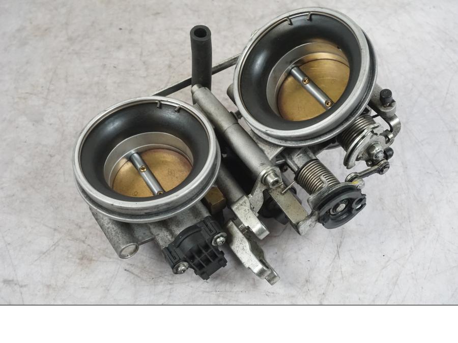 Framsidan på Spjällhus från en Buell 1125 R -2008 motorcykel.