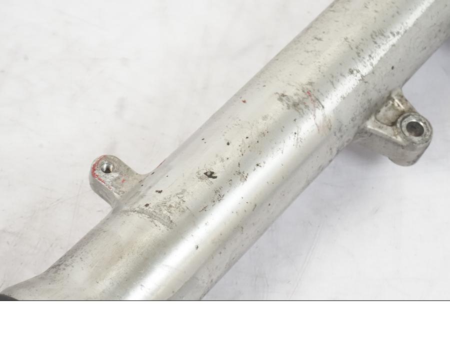 Extrabild1 på Gaffelben från en Honda CBR 1000 F -1999 motorcykel.