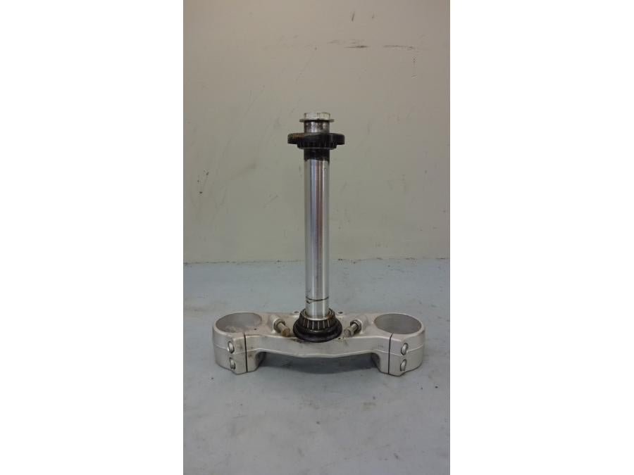 Baksidan på Gaffelkrona från en KTM 990 Super Duke -2009 motorcykel.