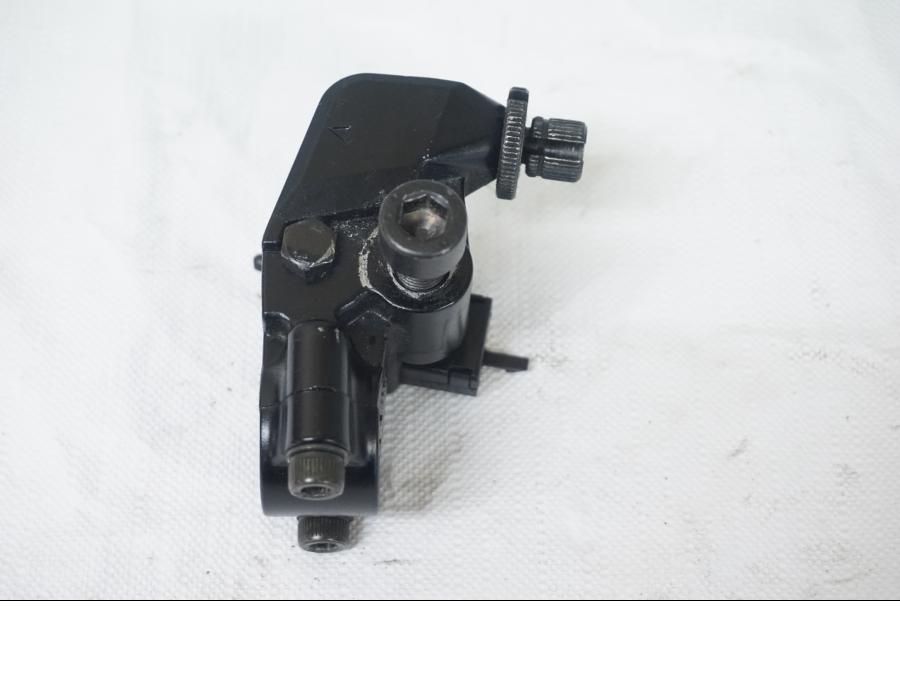 Framsidan på Kopplingsklo från en Kawasaki ER-6N -2006 motorcykel.