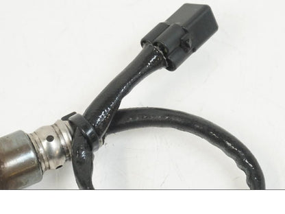 Höger sida på Lambdasond från en Kawasaki ER-6F -2016 motorcykel.