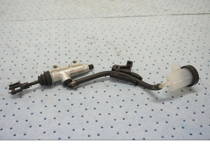 Baksidan på Bromshuvudcylinder från en BMW F 800 ST -2007 motorcykel.