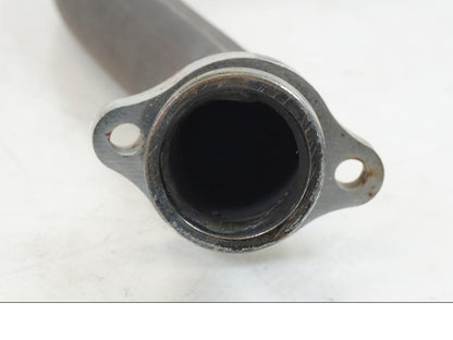 Snett nerifrån på Grenrör från en Honda VFR 800 -2003 motorcykel.