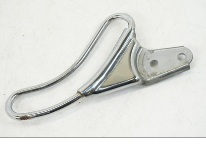 Baksidan på Fotpinnehälskydd från en Yamaha XV 1700 -2004 motorcykel.