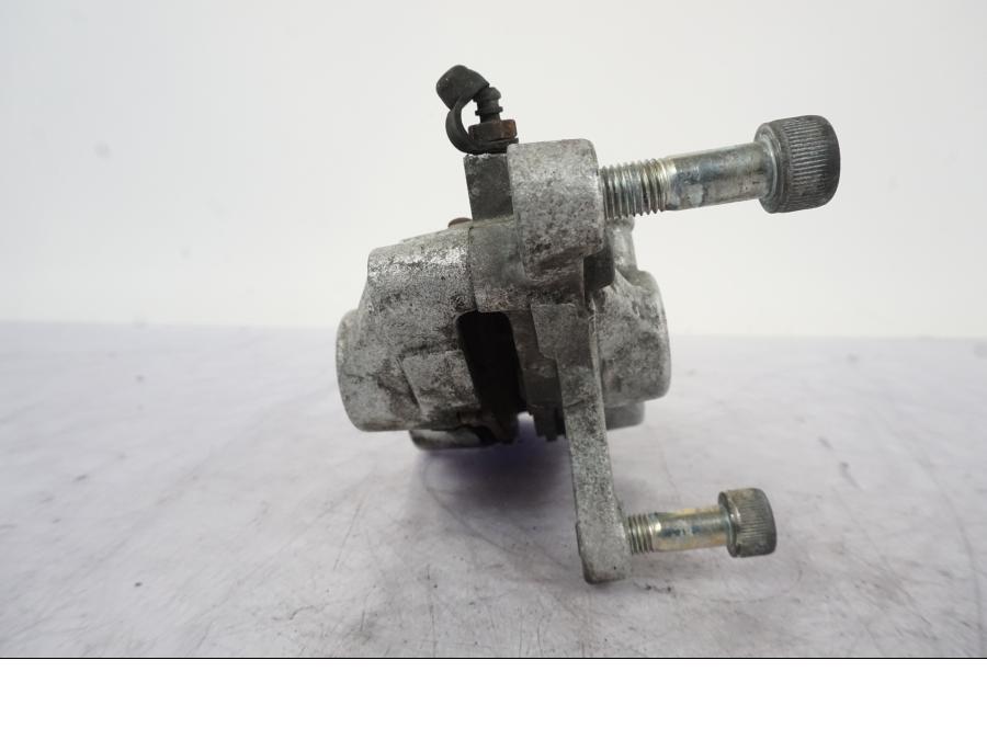 Vänster sida på Bromsok från en Kawasaki VN 1500 -2003 motorcykel.