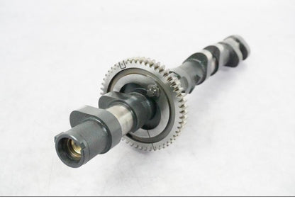 Baksidan på Kamaxel från en BMW K 1200 S -2005 motorcykel.