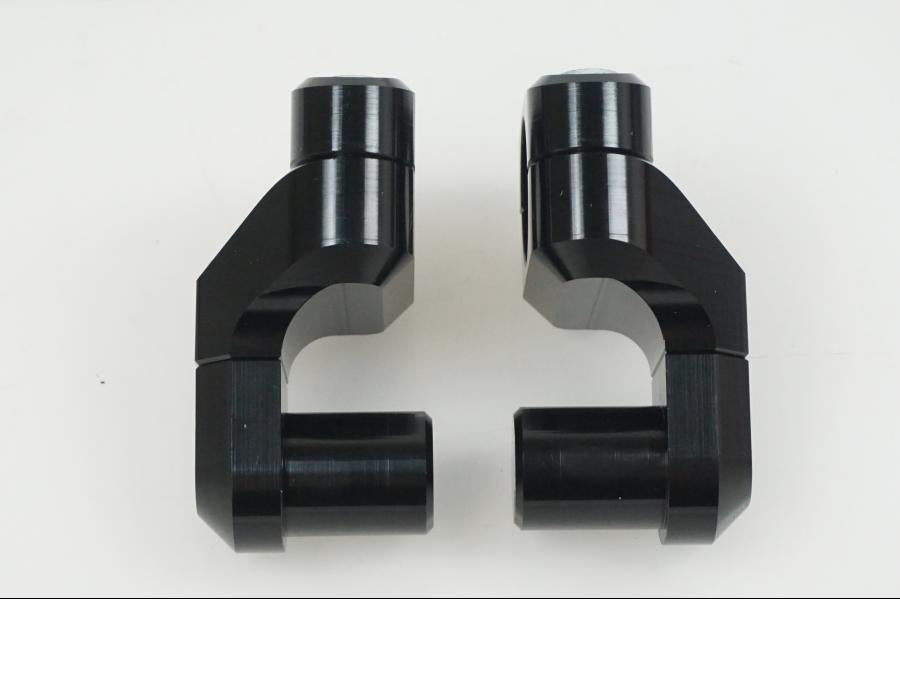 Baksidan på Styrfäste från en Universal Universal -2024 moped.