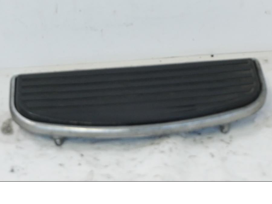 Höger sida på Fotplatta från en Kawasaki VN 1500 -1996 motorcykel.