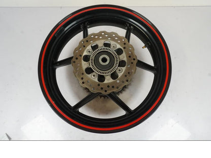 Baksidan på Fälg från en Kawasaki ER-6N -2012 motorcykel.