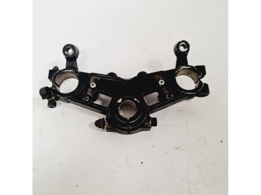 Framsidan på Gaffelkrona från en Honda CB 900 F -1979 motorcykel.