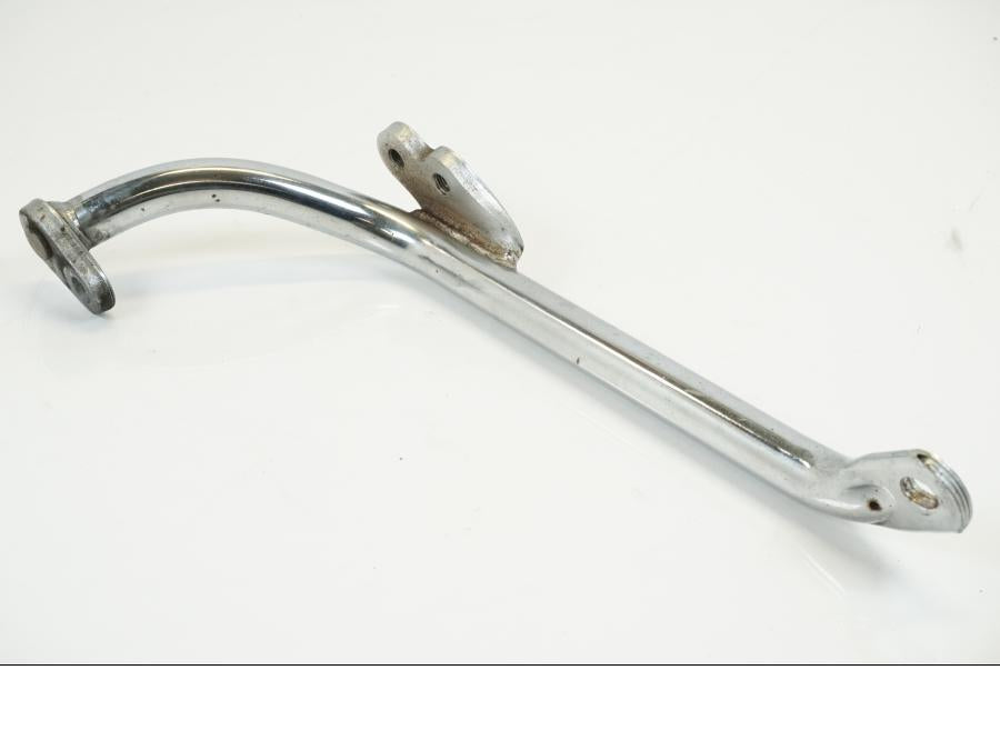 Framsidan på Fotpinnefäste från en Yamaha XV 750 -1998 motorcykel.