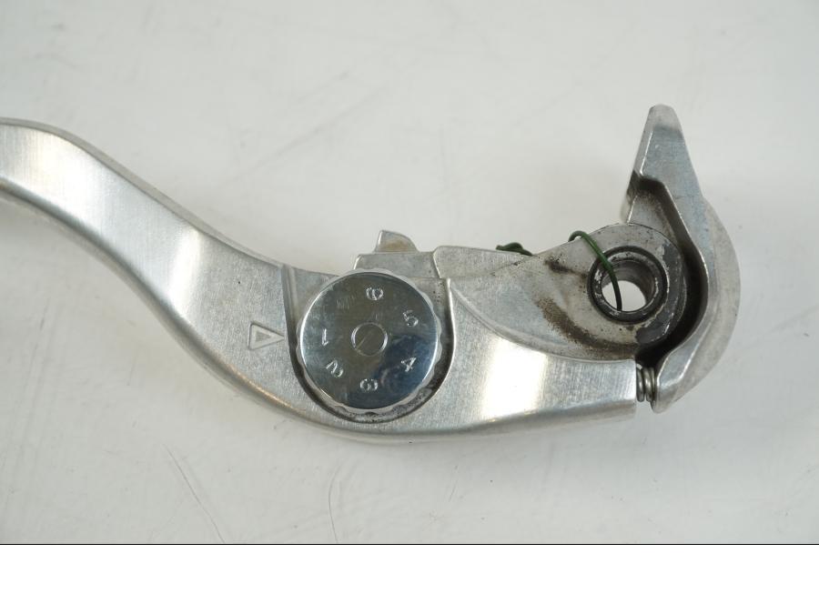 Baksidan på Bromsgrepp från en BMW S 1000 R -2019 motorcykel.