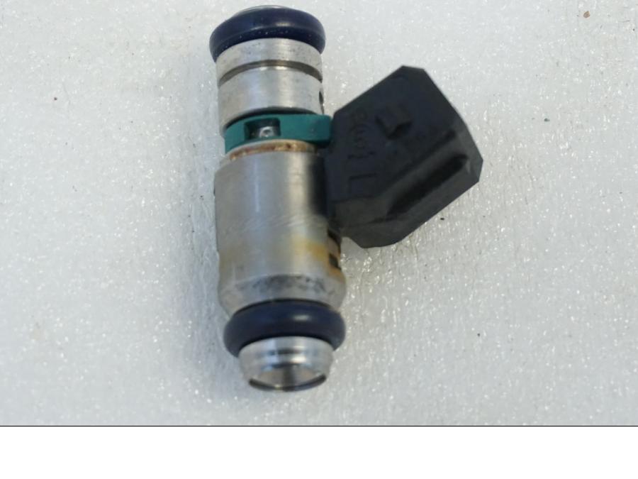 Framsidan på Spridare från en Aprilia RSV 1000 -2010 motorcykel.