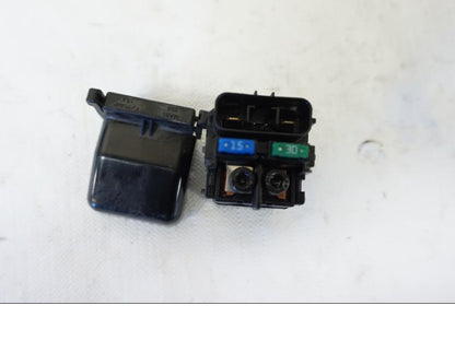 Baksidan på Startrelä från en Kawasaki Z 800 -2013 motorcykel.