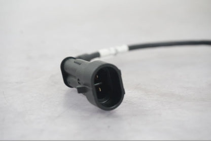 Snett nerifrån på Antenn till tändningslås från en KTM 1290 Super Duke R -2022 motorcykel.