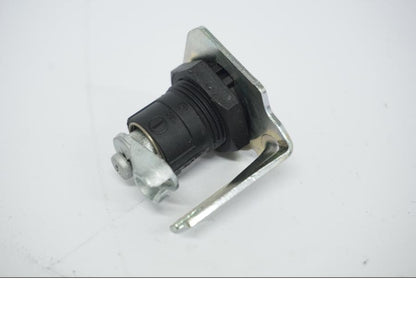 Extrabild2 på Låssats från en Ducati Desert X -2022 motorcykel.