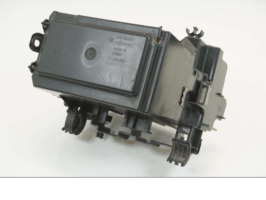 Höger sida på Batterihållare från en BMW R 1200 GS -2018 motorcykel.