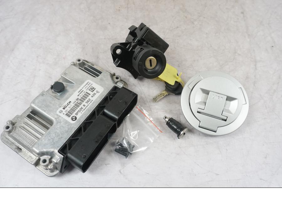 Framsidan på Låssats från en BMW F 800 R -2018 motorcykel.