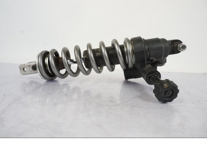 Vänster sida på Stötdämpare från en Honda CRF 1000 Africa Twin -2016 motorcykel.