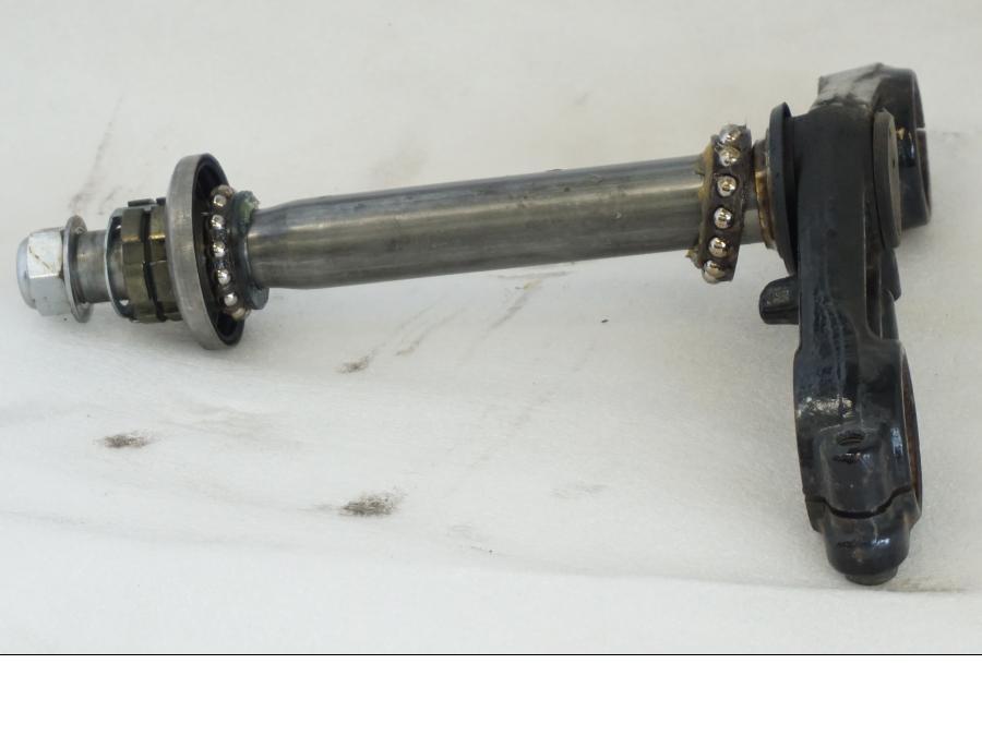 Snett uppifrån på Gaffelkrona från en Yamaha TDM 850 -1998 motorcykel.