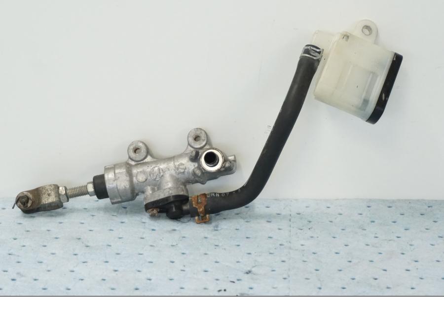 Höger sida på Bromshuvudcylinder från en Suzuki GSX-R 1000 -2008 motorcykel.