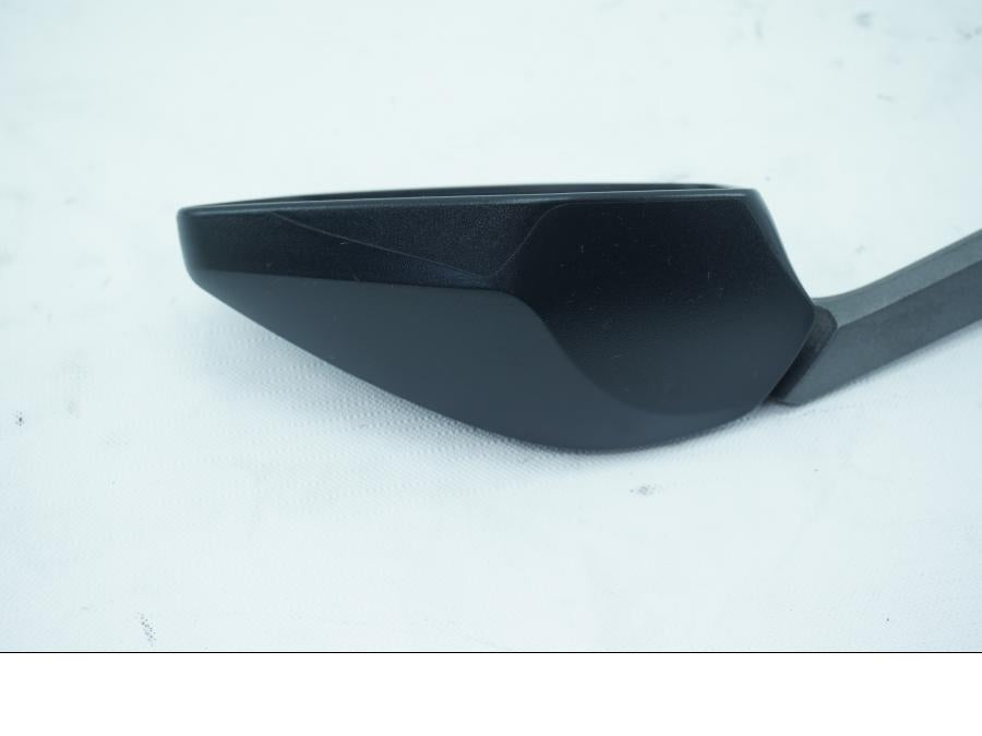 Vänster sida på Backspegel från en Ducati Multistrada 1260 -2018 motorcykel.