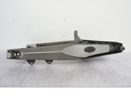 Baksidan på Sving från en KTM 640 SM -2005 motorcykel.