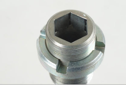 Snett uppifrån på Axel från en Suzuki GSX-R 1000 -2007 motorcykel.