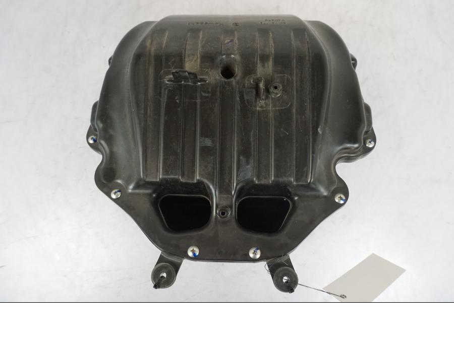 Vänster sida på Luftburk från en Kawasaki Z 900 -2019 motorcykel.