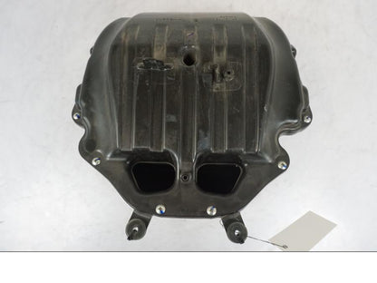 Vänster sida på Luftburk från en Kawasaki Z 900 -2019 motorcykel.