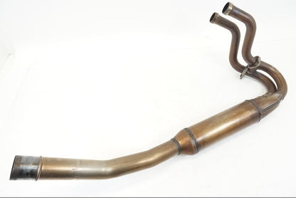 Framsidan på Grenrör från en Kawasaki NINJA 400 -2020 motorcykel.